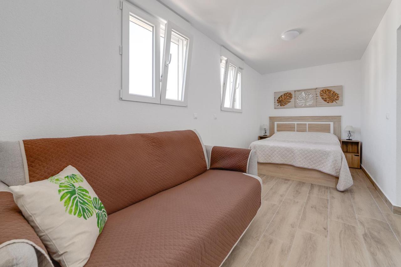 Apartments Cura Beach トレビエハ エクステリア 写真